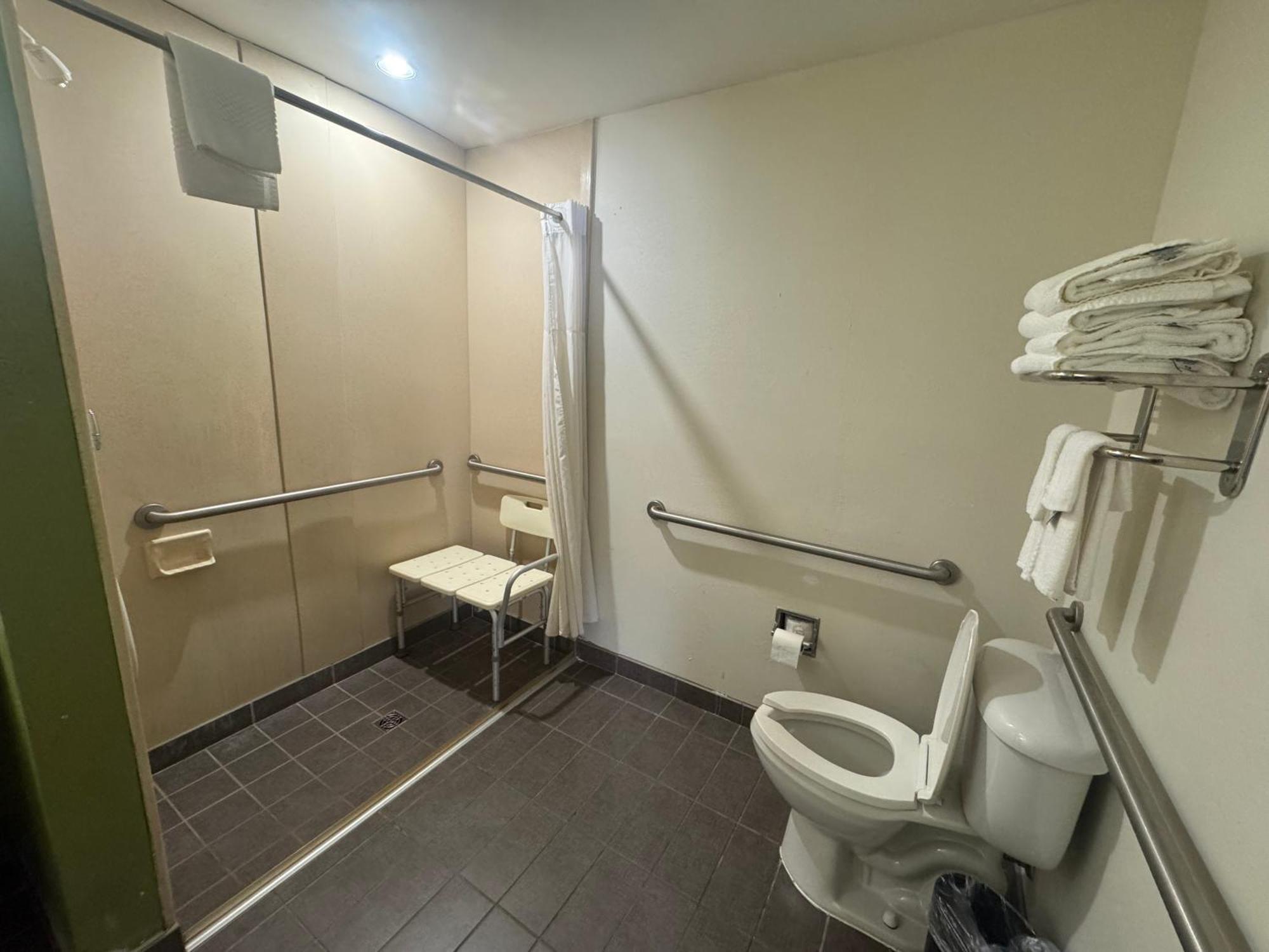 Sleep Inn & Suites Хатисбург Екстериор снимка