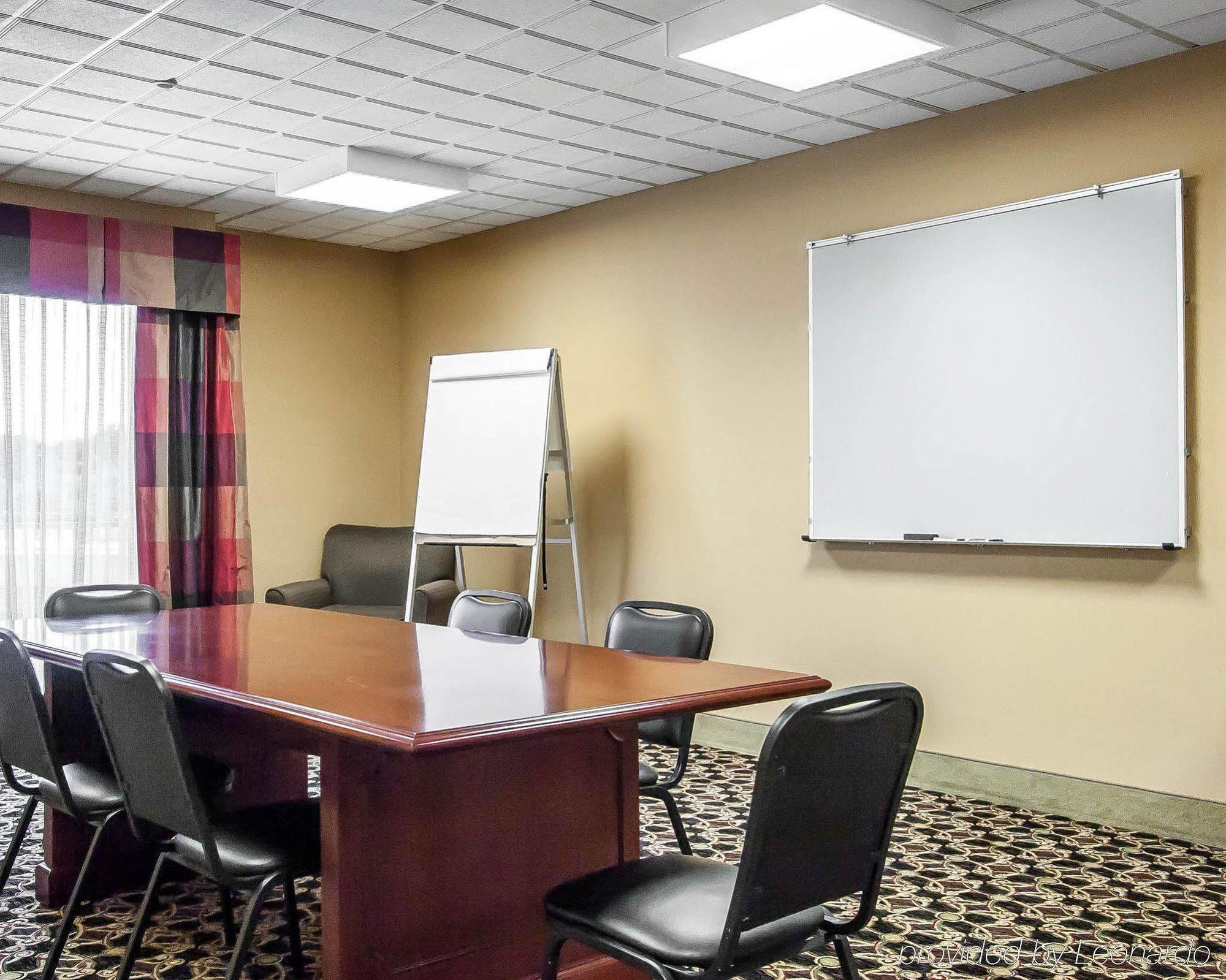Sleep Inn & Suites Хатисбург Екстериор снимка